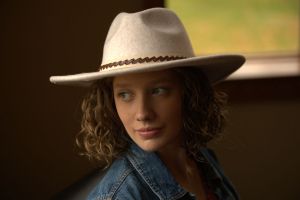 lady wearing a hat
